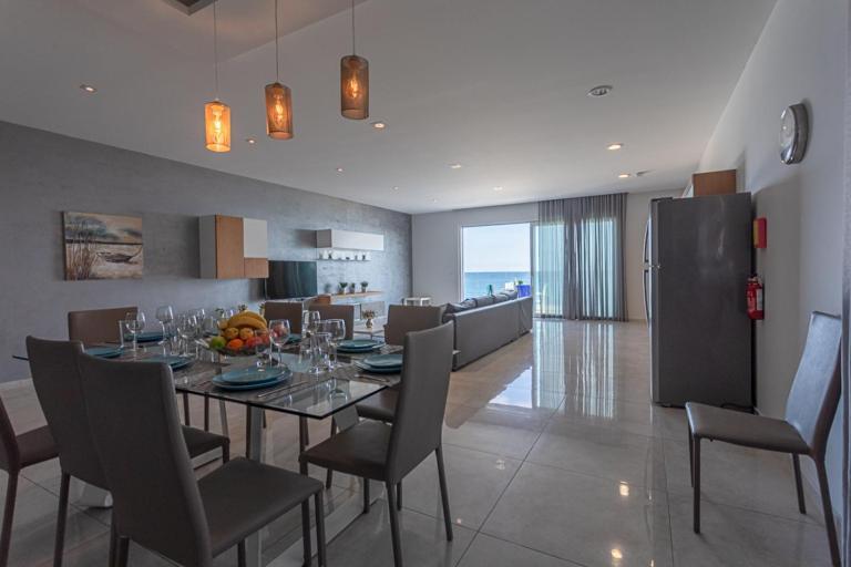 The Sea-bank Apartment *