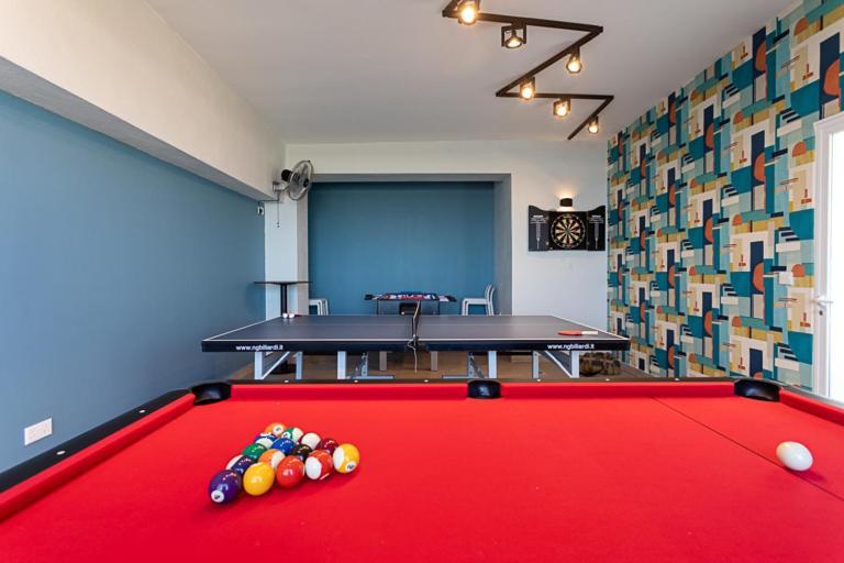 The Sea-bank Apartment *