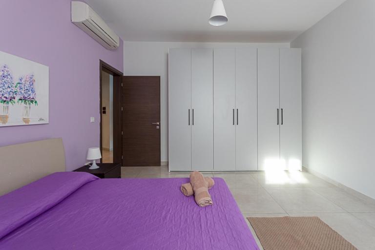 The Sea-bank Apartment *