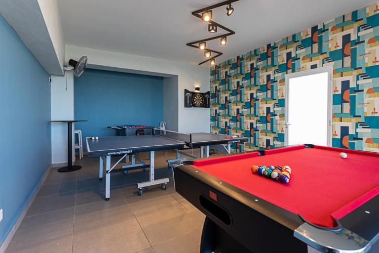 The Sea-bank Apartment *