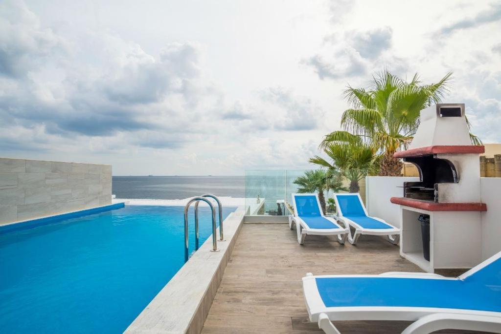 The Sea-bank Apartment *